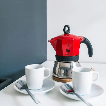 In Centro Storico - Via Mascarella - Universita *