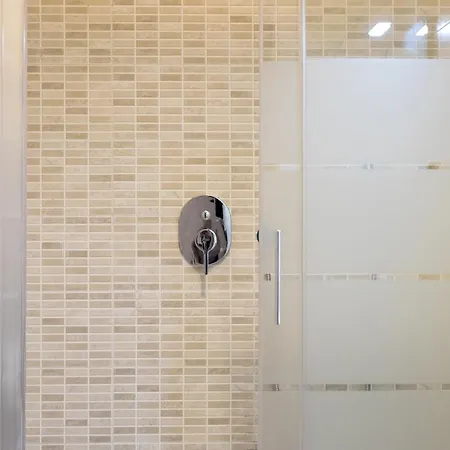 In Centro Storico - Via Mascarella - Universita