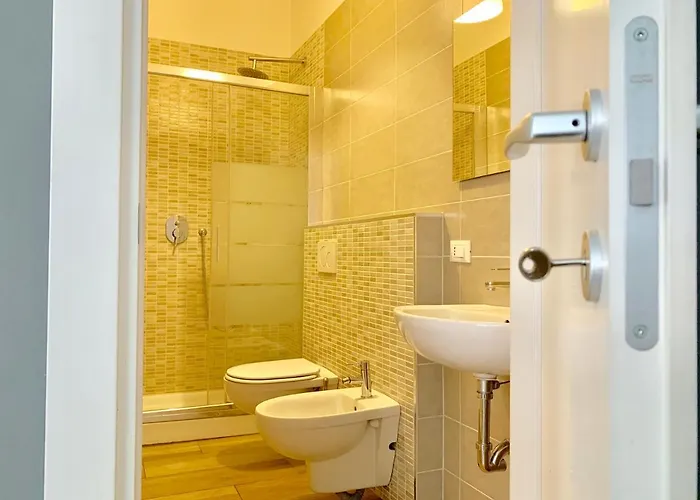 In Centro Storico - Via Mascarella - Universita