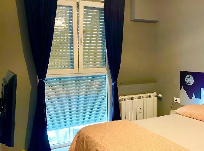 In Centro Storico - Via Mascarella - Universita