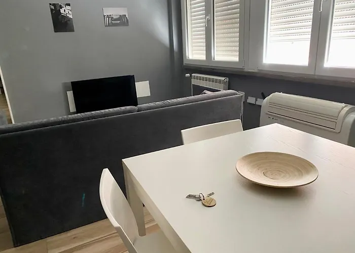 In Centro Storico - Via Mascarella - Universita * Болонья