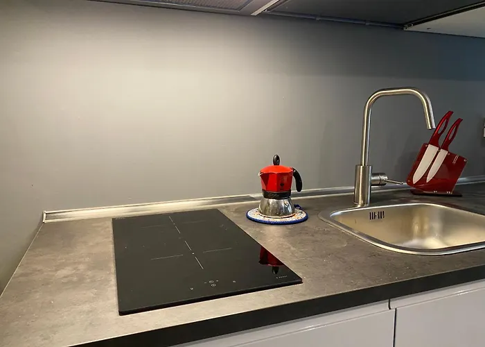 In Centro Storico - Via Mascarella - Universita * Bolonya