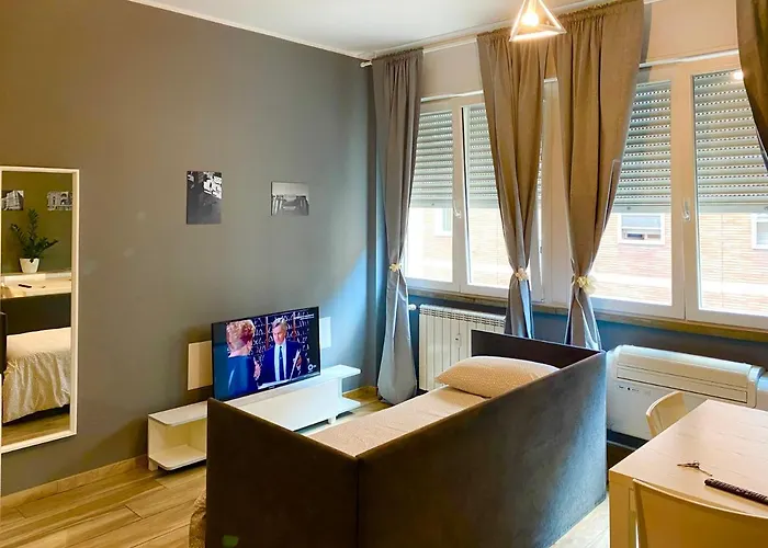 In Centro Storico - Via Mascarella - Universita *